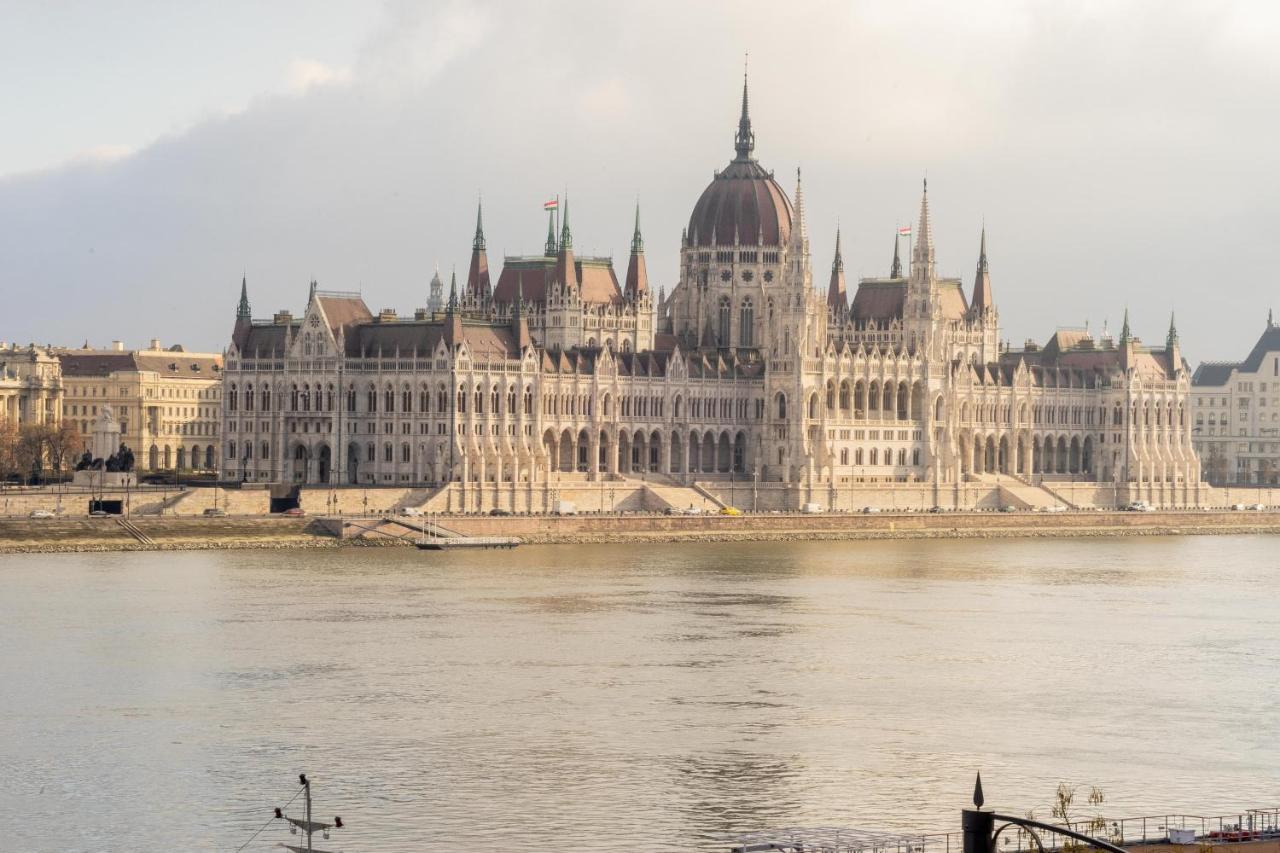 Riverside * Budapest